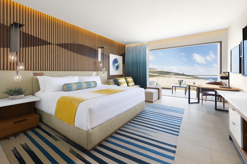SWIM UP, DELUXE, KING BED