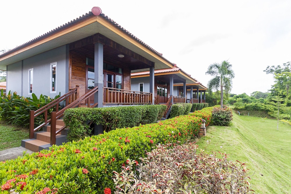 Lanta Lapaya Resort 55/59