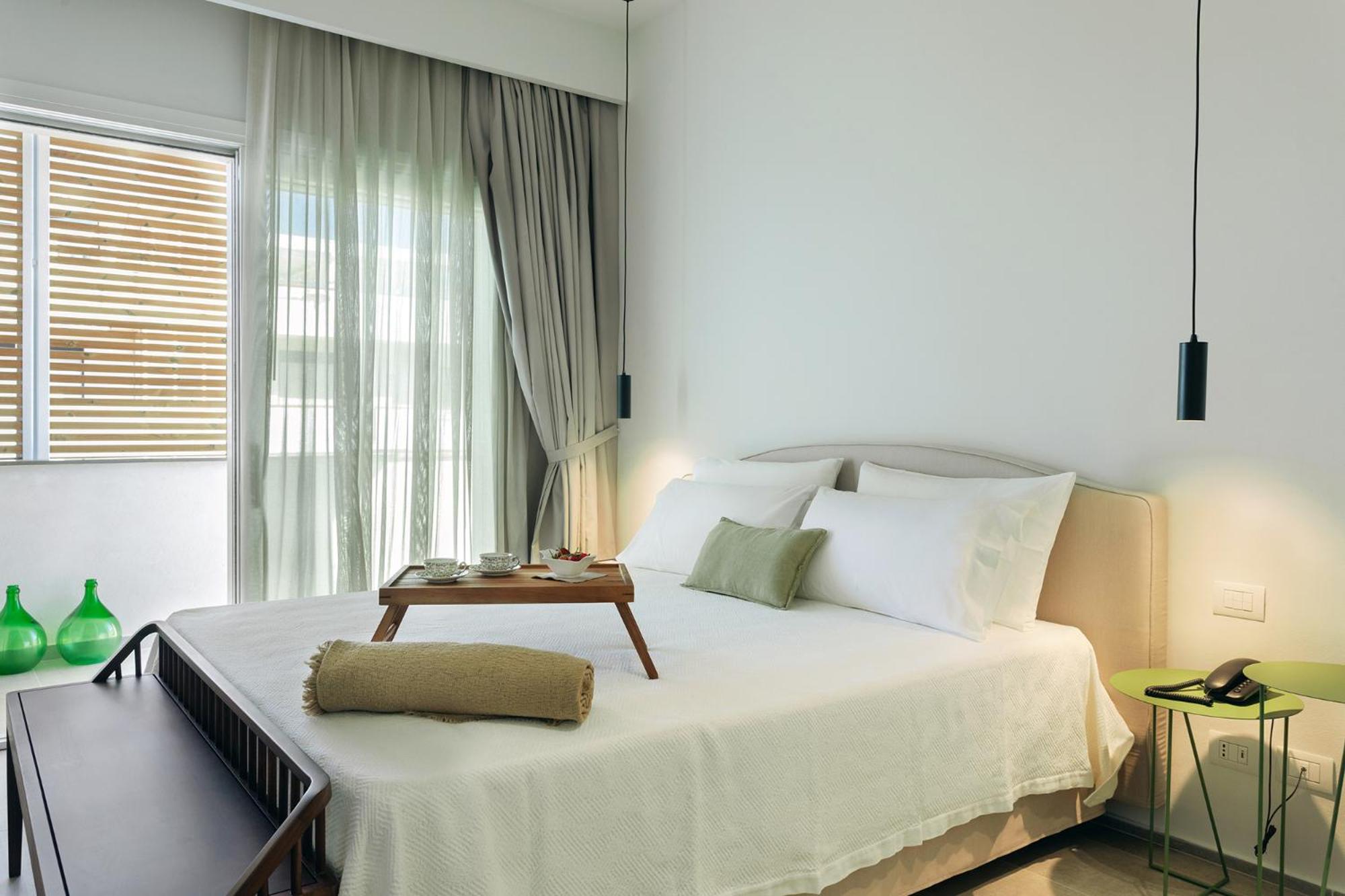 EXECUTIVE, DOUBLE BED, TERRACE