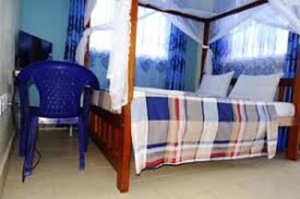 STANDARD, DOUBLE BED, NO AIR CONDITION