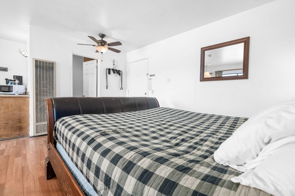 Big Bear Lakefront Lodge 16/50