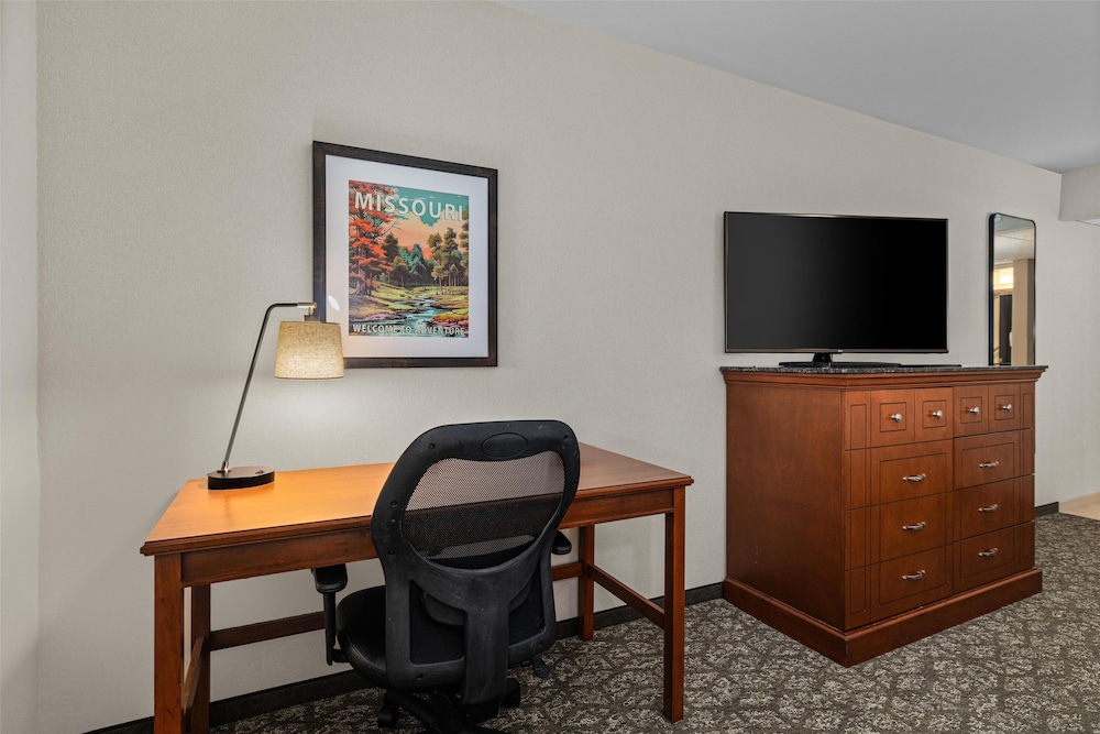 Drury Inn and Suites Creve Coeur St Louis 36/43