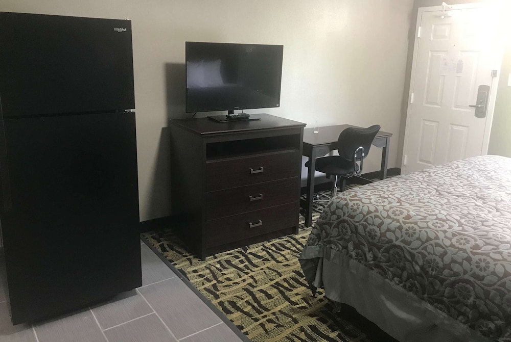 Days Inn & Suites By Wyndham Collierville Germantown Area 15/25