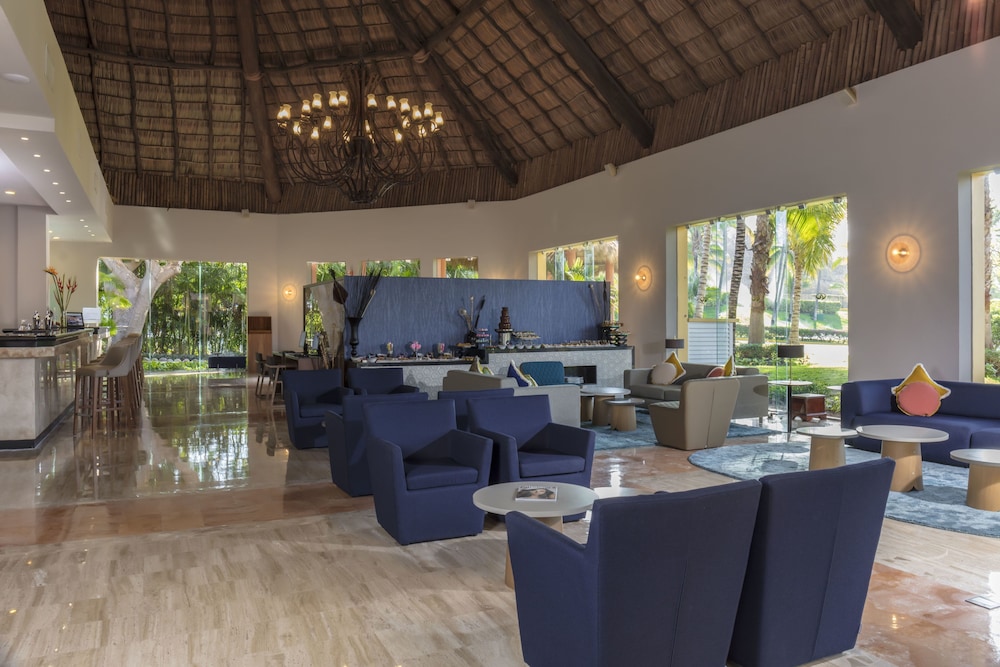 Family Selection At Grand Palladium Vallarta Resort Spa All Inclusive 29/50