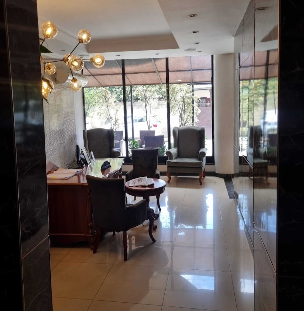 The Residence Suite Hotel 31/42