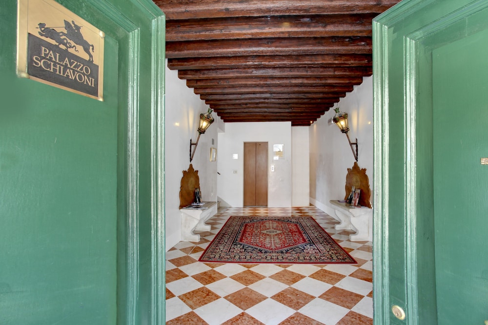 Palazzo Schiavoni 39/86