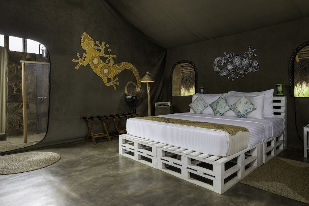 Wild Glamping Gal Oya 7/50