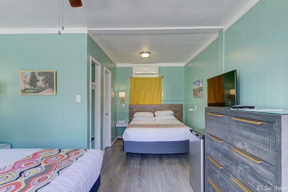 Alpine Inn 23/47