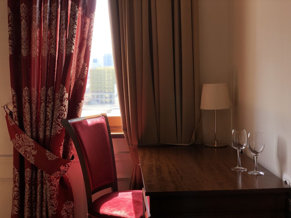 Opera Hotel 33/50