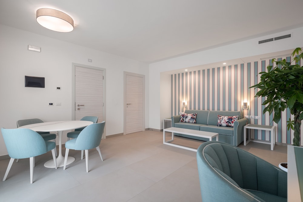Seaside Hotel 22/42