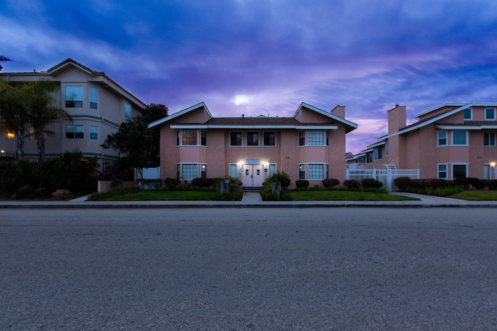 Channel Island Shores 44/48
