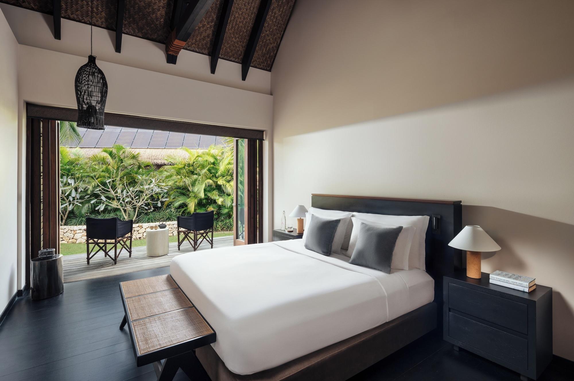 Pool Residence, 6 Bedrooms, Beach Front