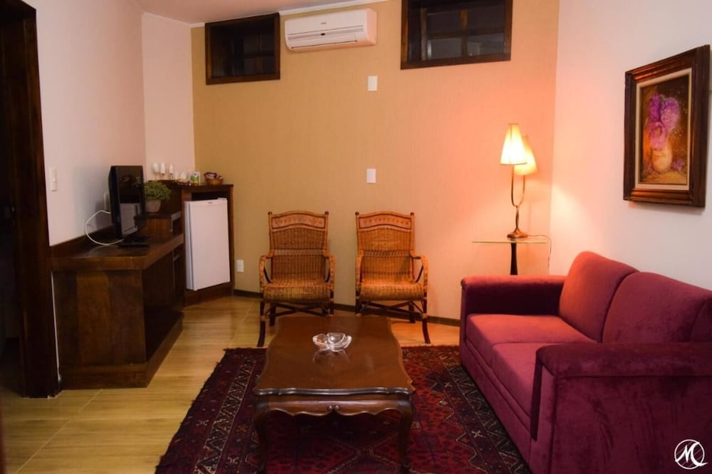 Maria Plaza Hotel 40/65