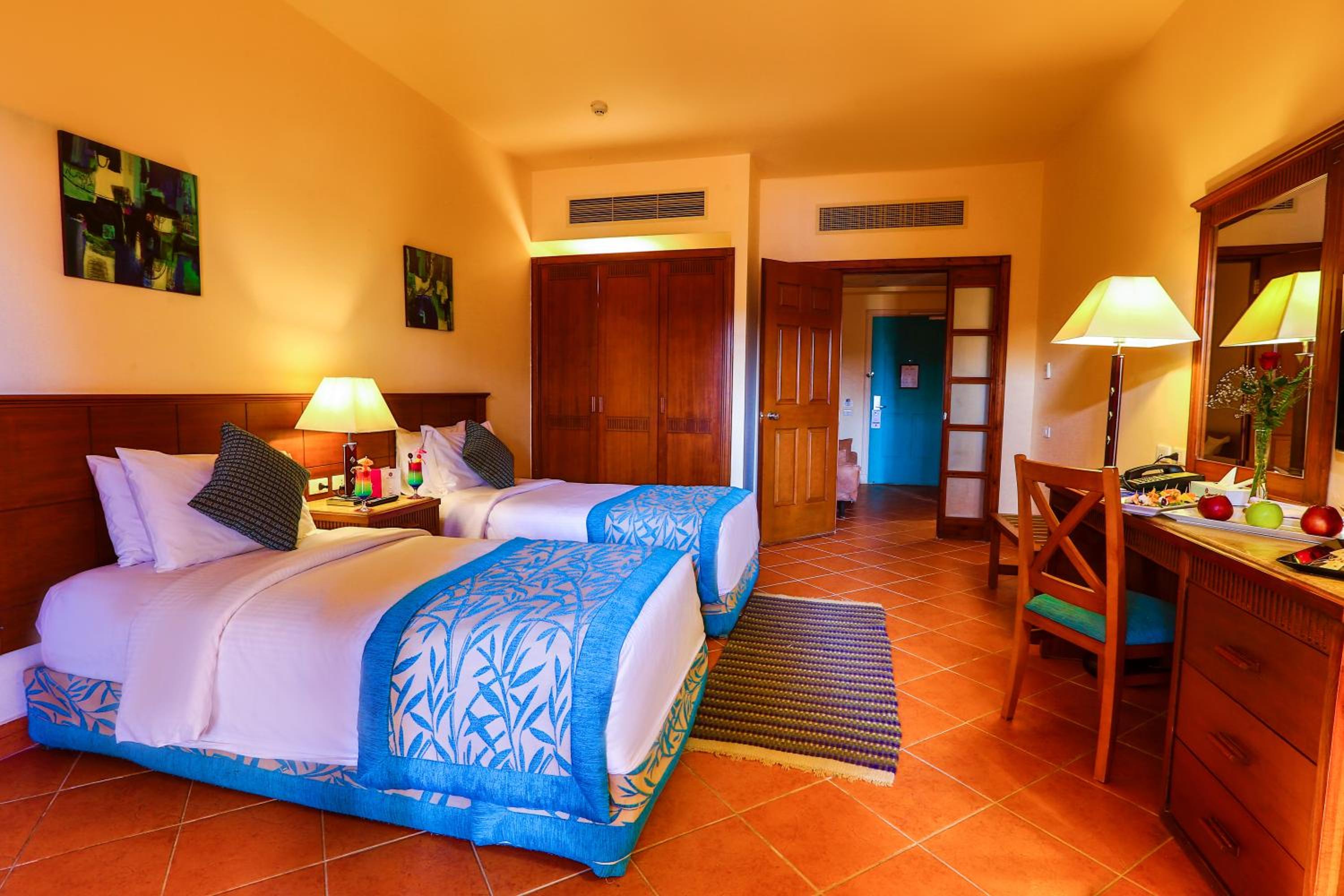 Family Suite 3A+2C، Charmillion Club Aqua Park 4/10