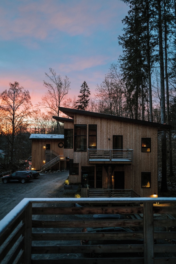 Woodstock Way Hotel 5/50