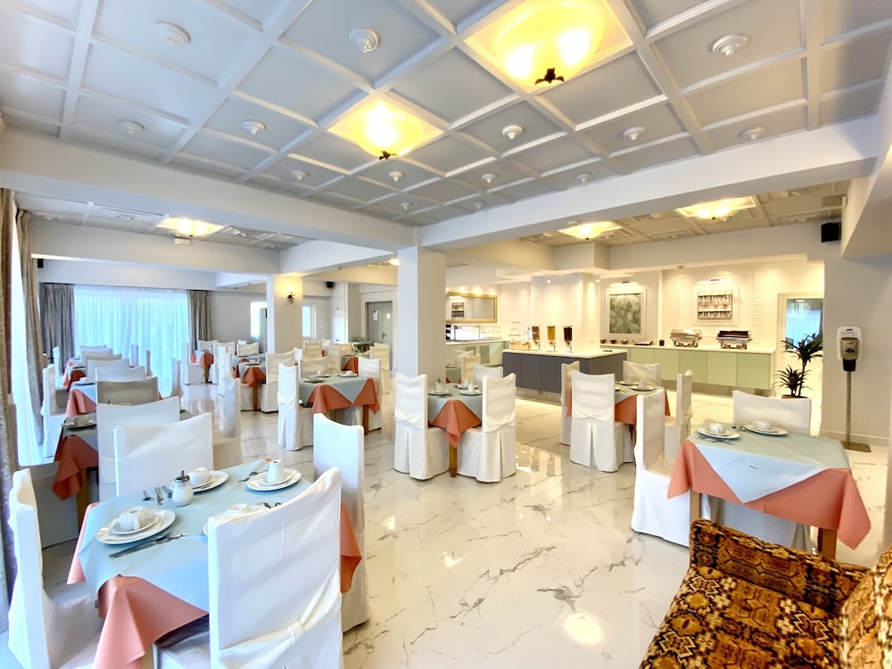 Paloma Blanca Hotel 41/55