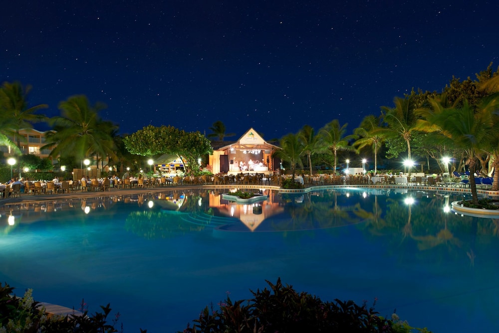 Coconut Bay Beach Resort and Spa 13/73