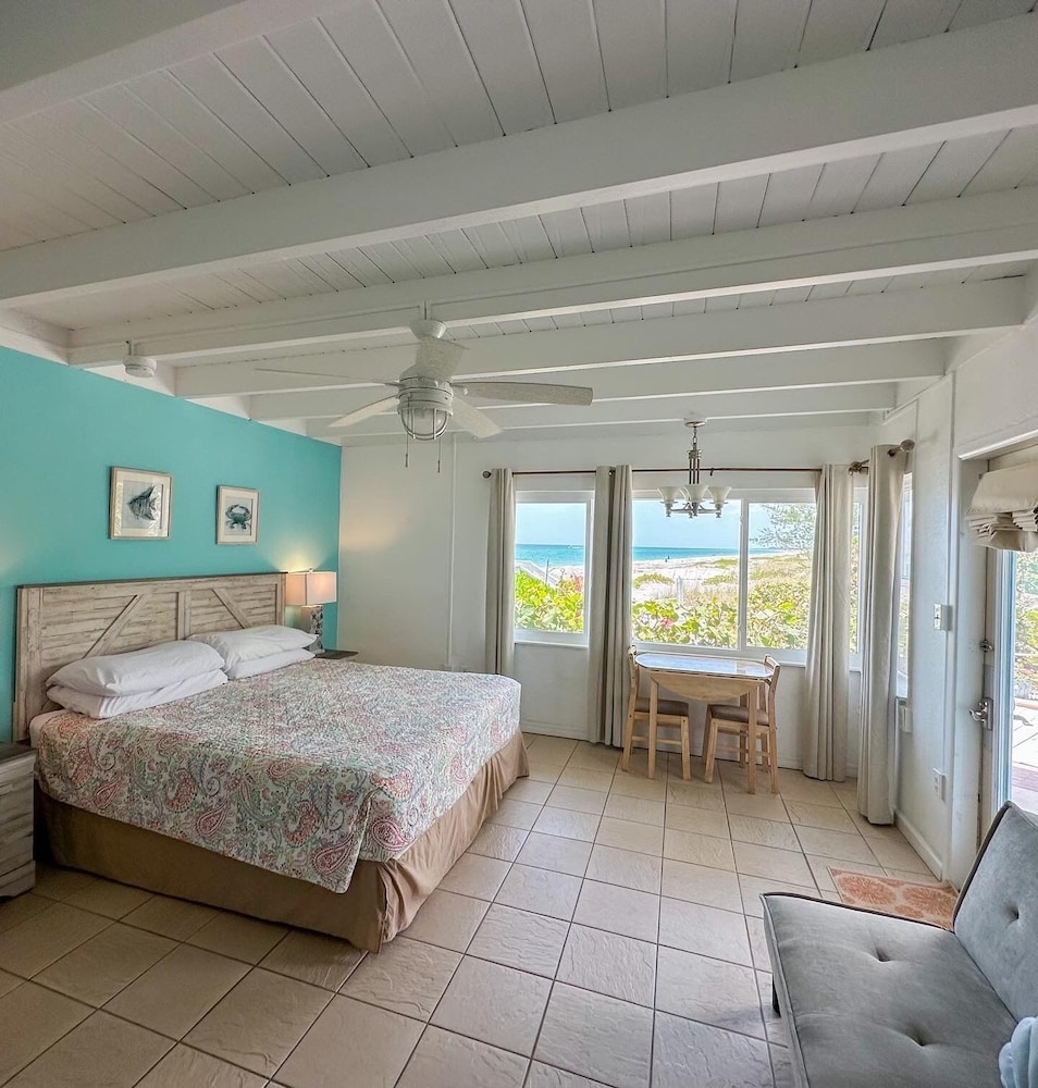 Pearl Beach Inn 4/54