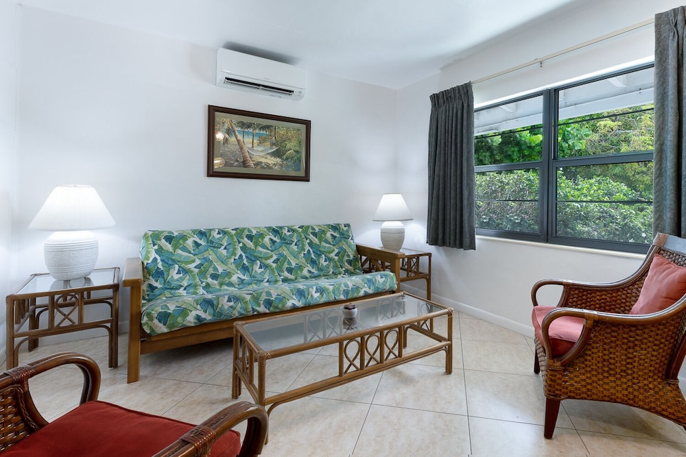 Rock Reef Resort 55/77