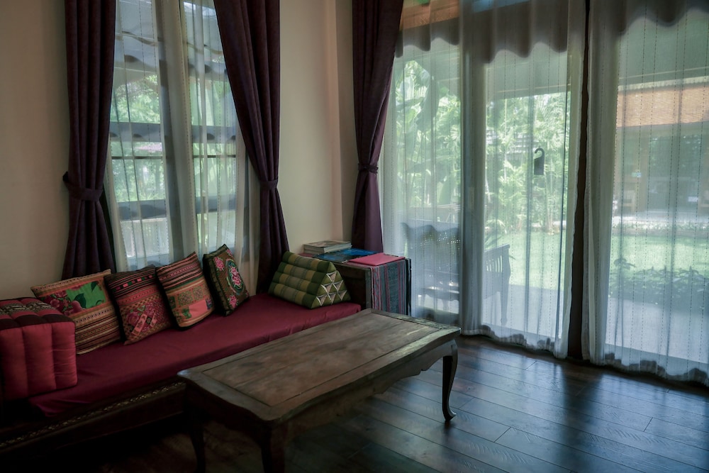 Hongkhao Village 77/100