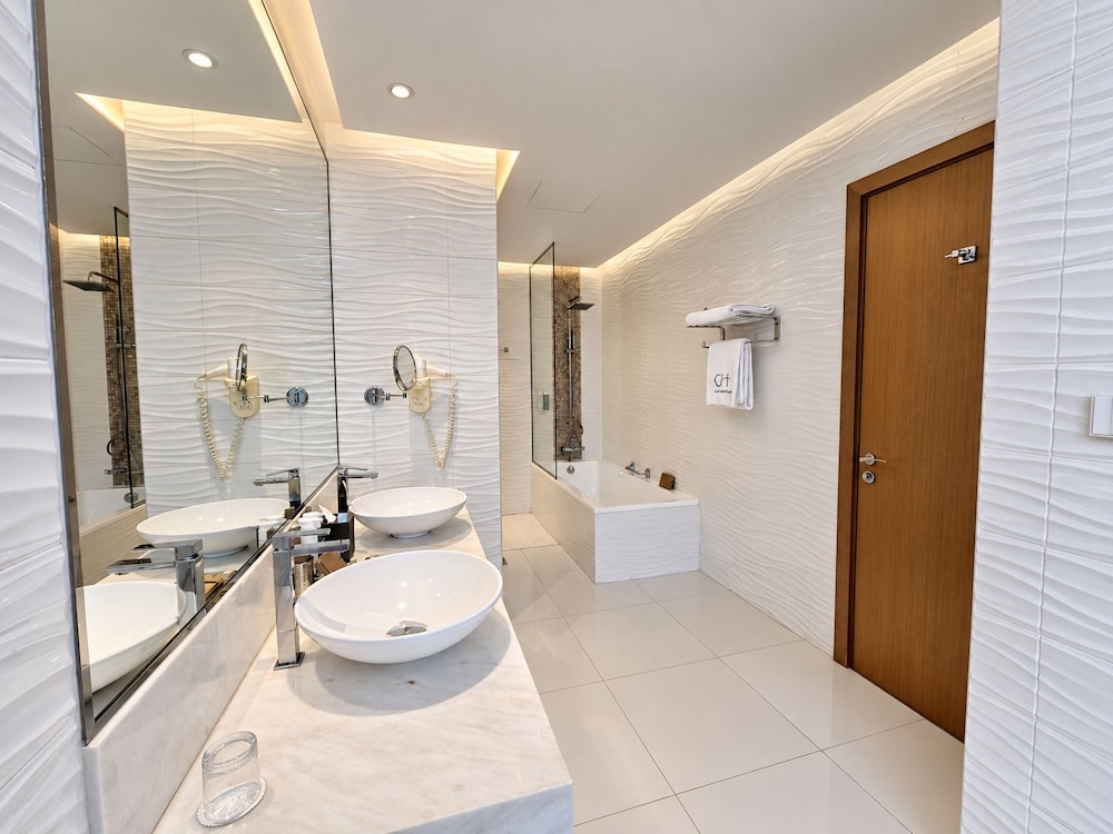 Canal Central Hotel Business Bay 46/46