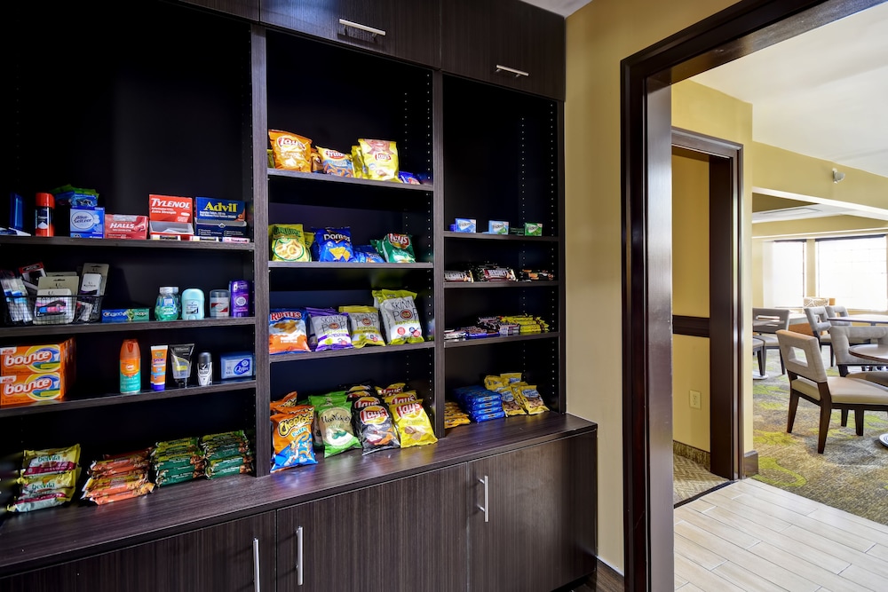 Staybridge Suites Grand Rapids-Kentwood 49/58