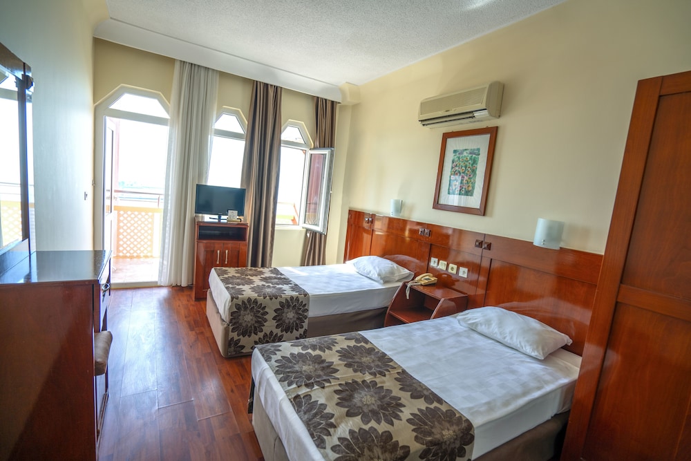 Nazar Beach City & Resort Hotel 6/32