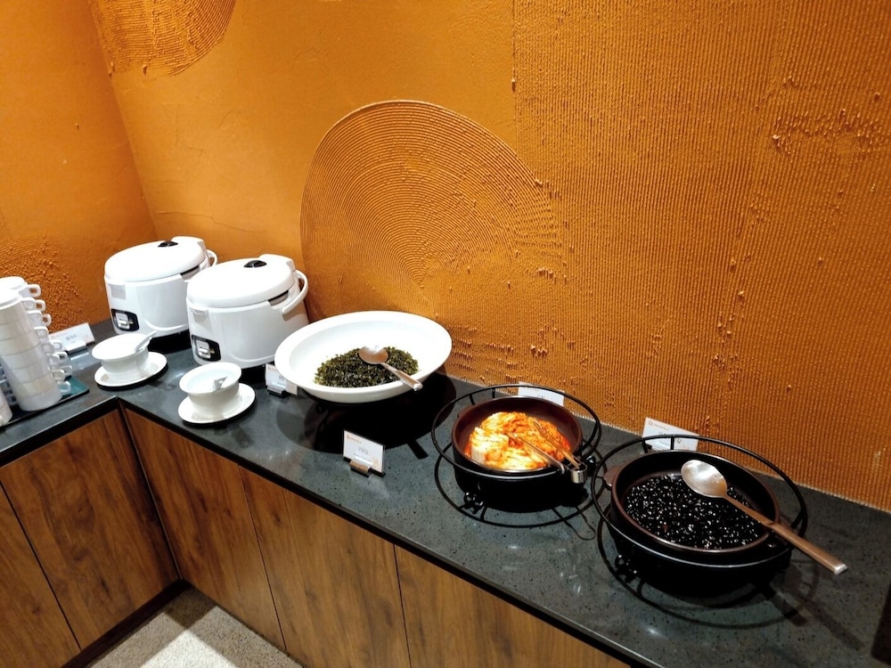 88 Hotel 11/17