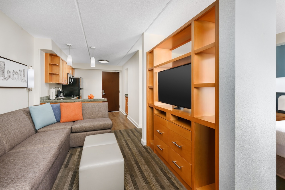 Hyatt House Fort Lauderdale Airport - South & Cruise Port 32/52