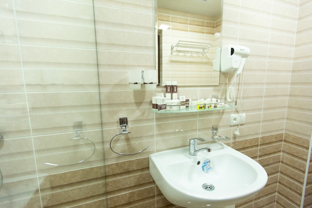 MIRZO BOUTIQUE HOTEL 48/50