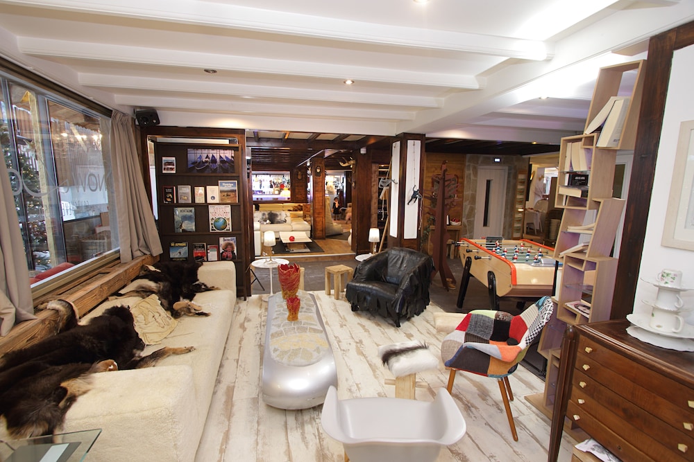 Snow Lodge Boutique Hotel 48/70