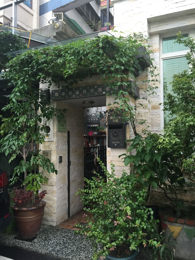 Hualien Paris Home B&B 2/66