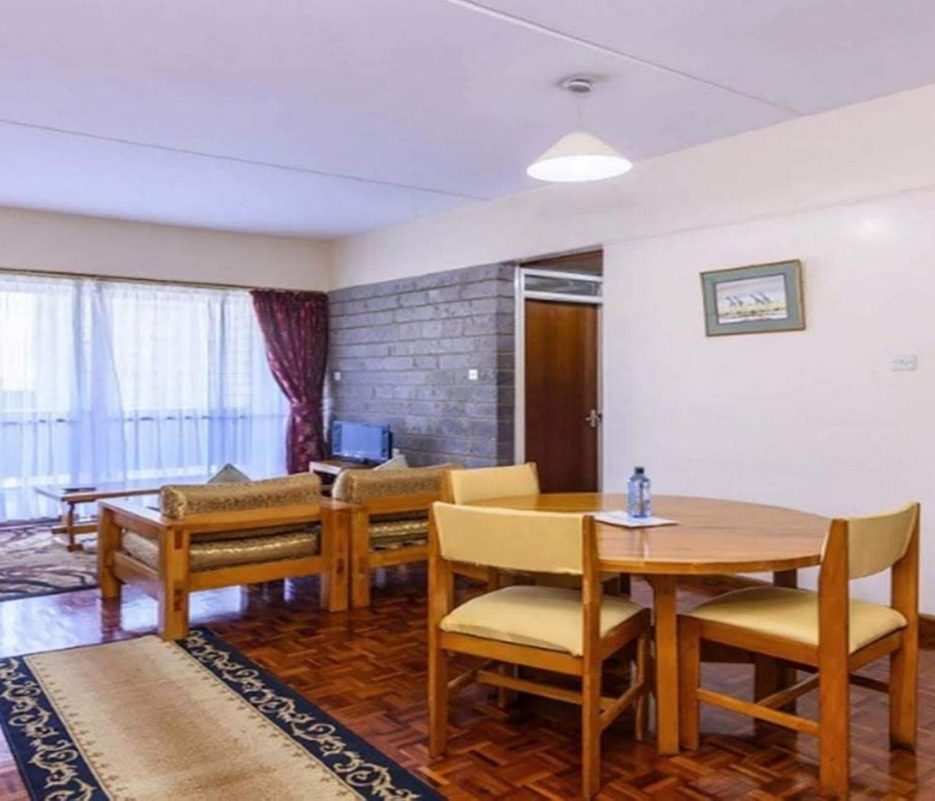 JAMBO CHESTER HOTEL AND SUITES 14/21