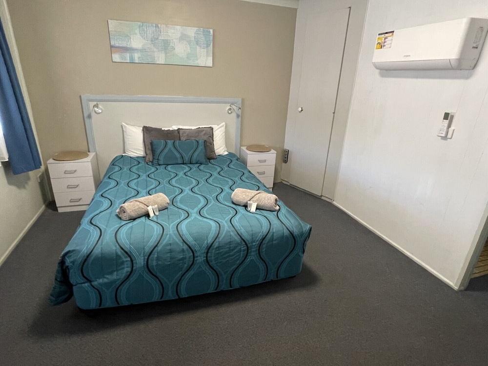 Hatton Vale Motel 16/41