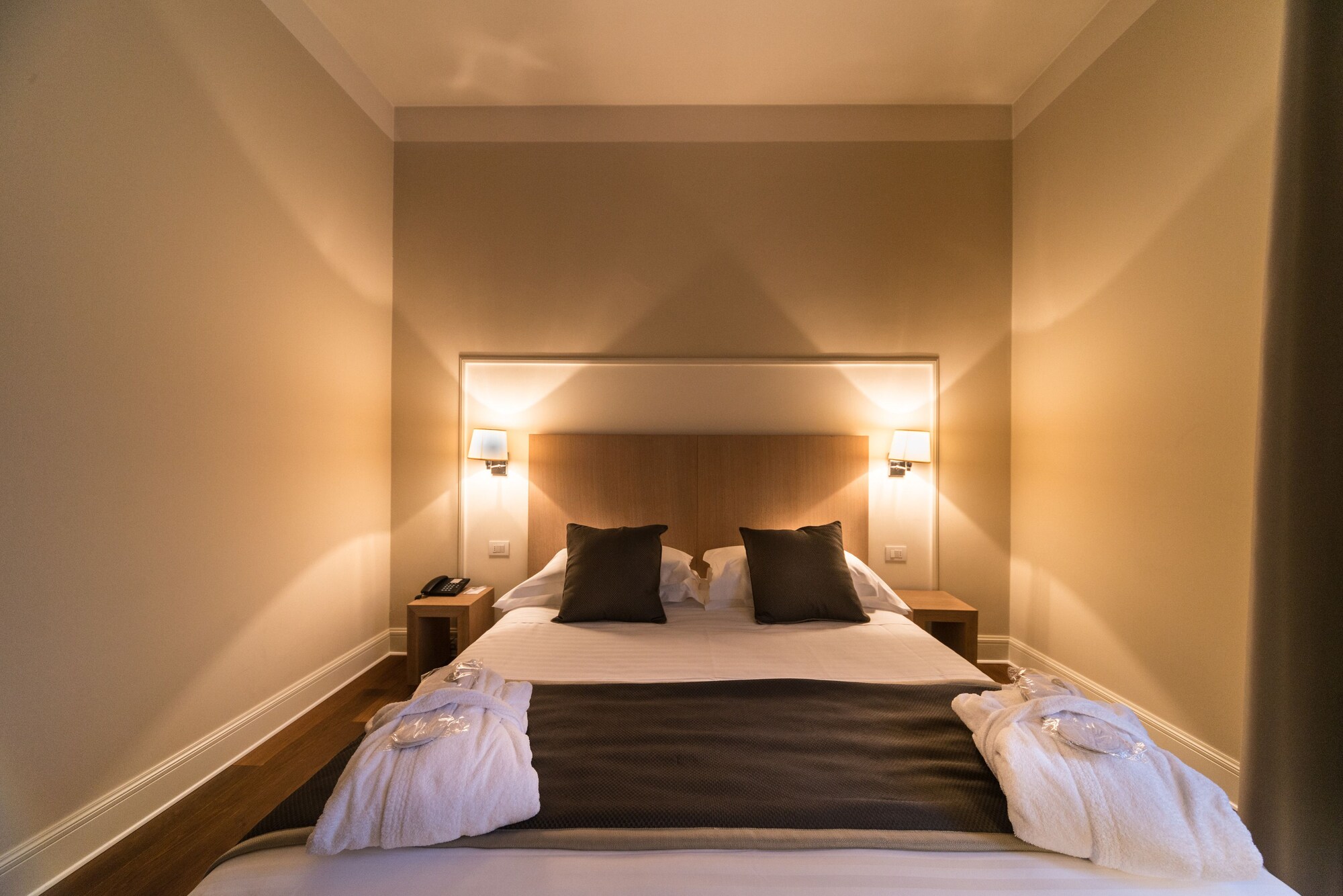 SUPERIOR, DOUBLE BED