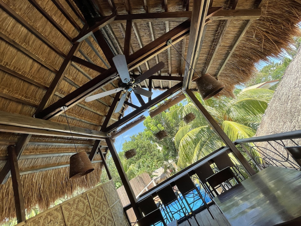 Palms Cove Resort 35/73