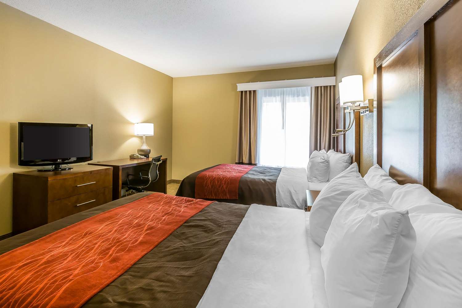 Comfort Inn & Suites Dalton West 8/23