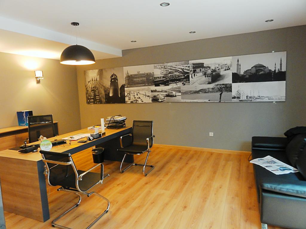 AKIN SUITES 23/24