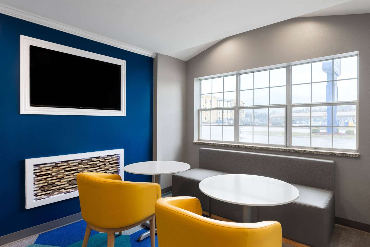 Microtel Inn & Suites by Wyndham Independence 18/29