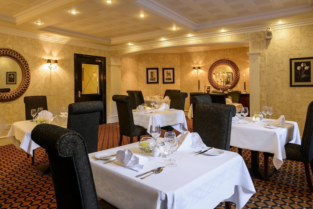 The Victoria Killarney 54/70