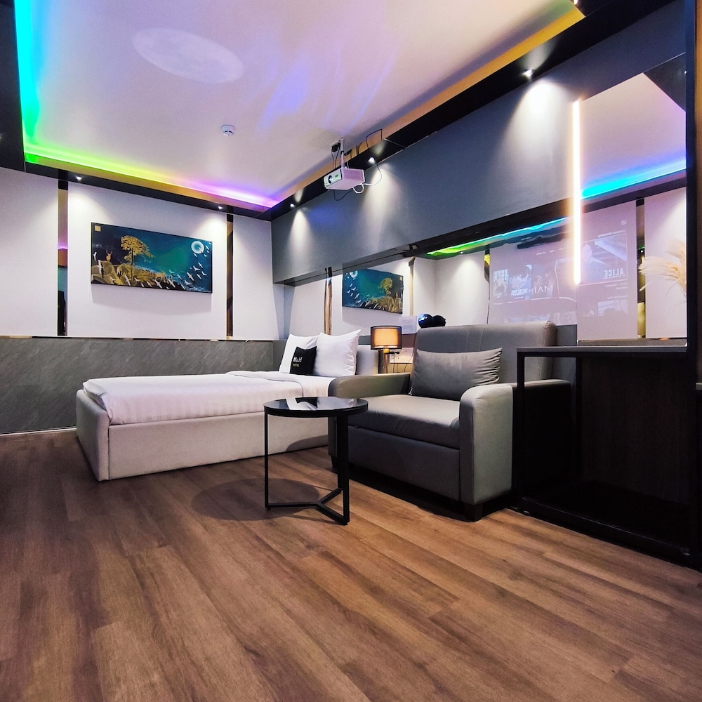 Moc Huong Hotel 33/49