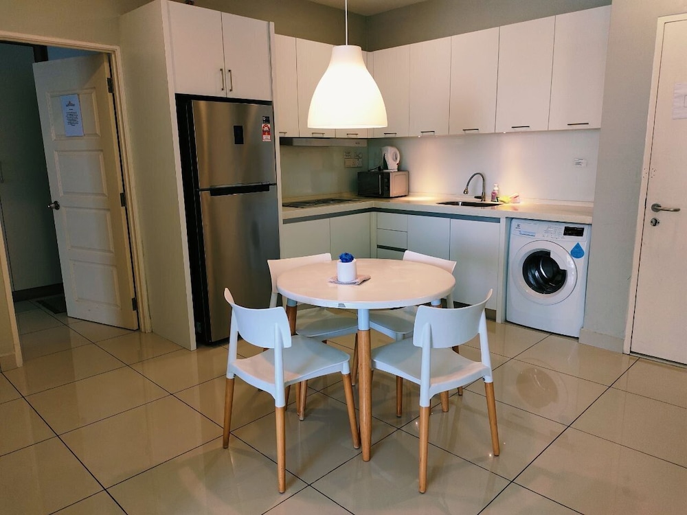 Merlene Suites at Mansion One 48/50