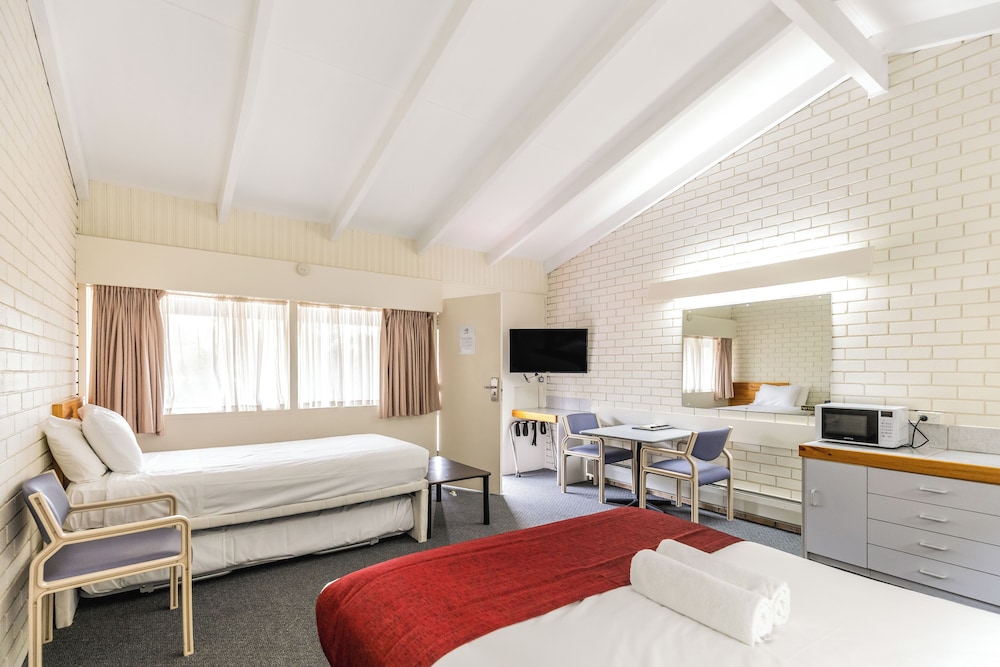 Wanderlight Motor Inn 40/68