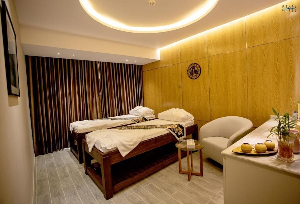 Pearl Hotel 27/43