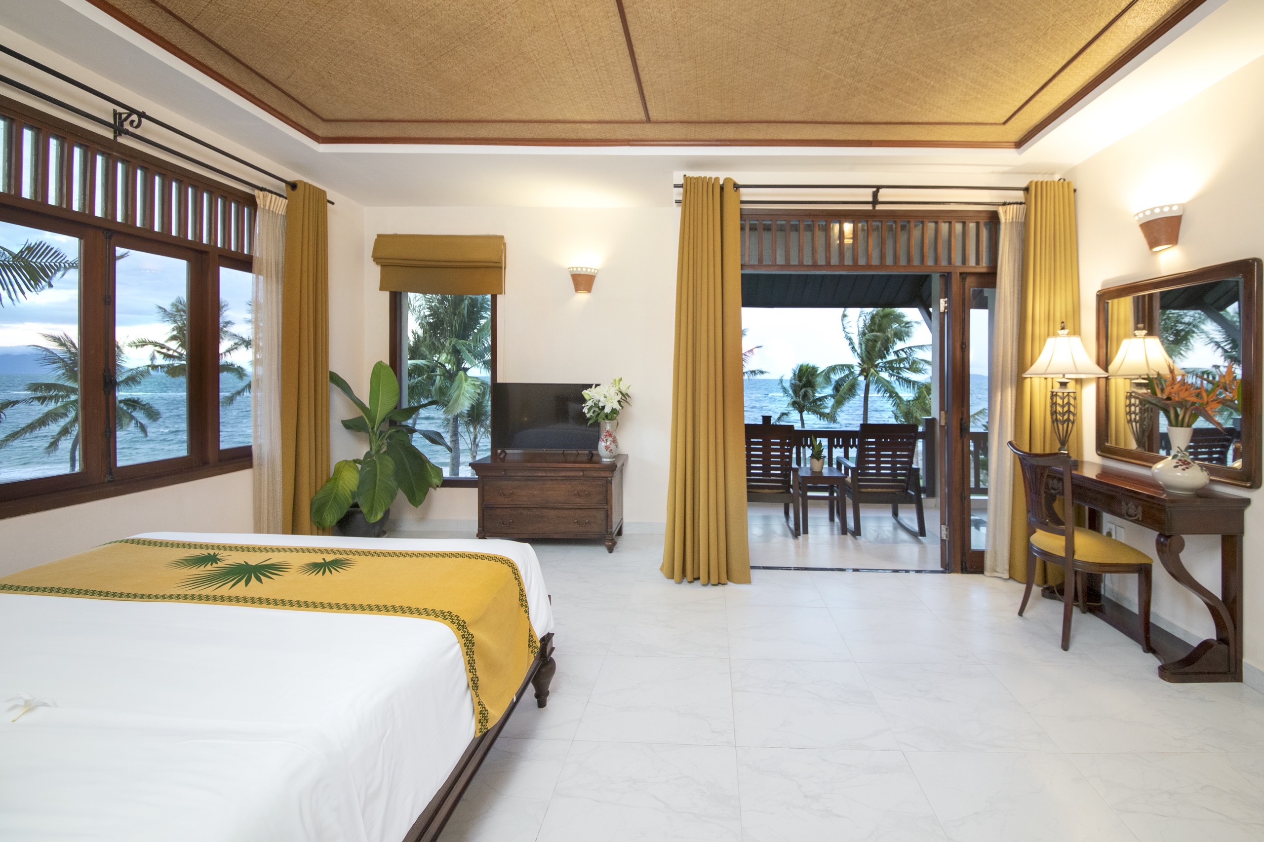 Junior Suite Ocean Front