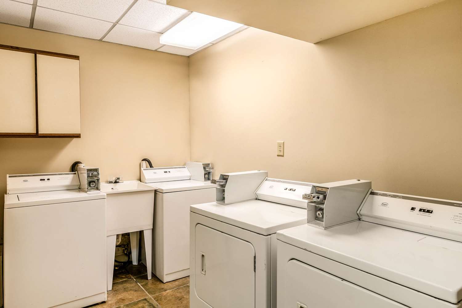 Econo Lodge Inn & Suites Radford-Blacksburg Area 9/14