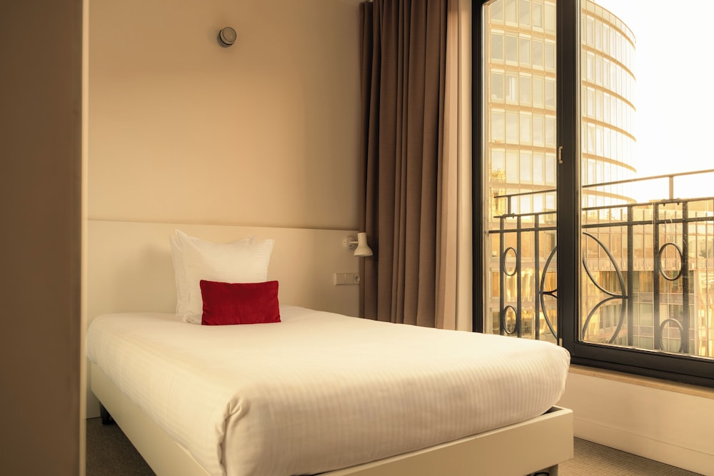 9Hotel Central 12/46