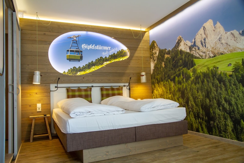 COCOON HAUPTBAHNHOF 42/73