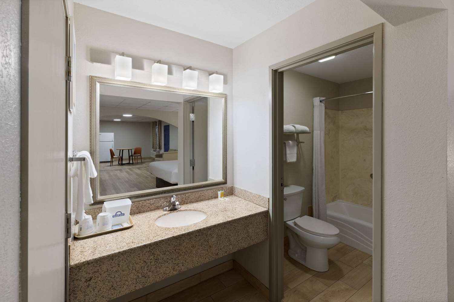 Days Inn By Wyndham Oklahoma City 23/24