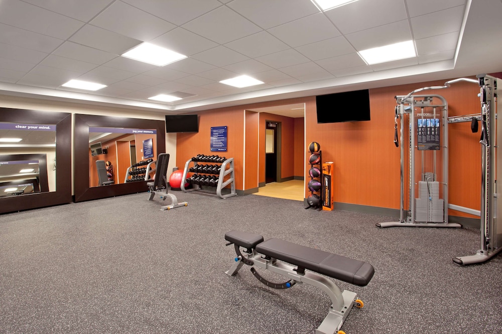 Hampton Inn and Suites Minneapolis Downtown 25/45
